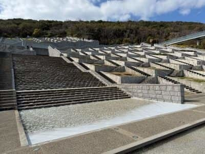 淡路夢舞台百段苑