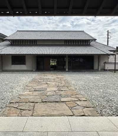 建築家大江宏によりつくられ丸亀高校武道館