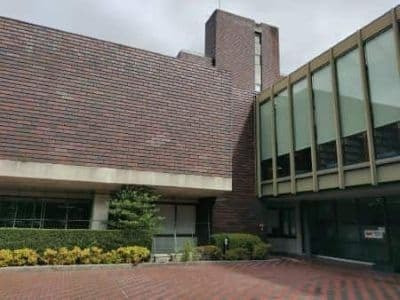 山口県立図書館