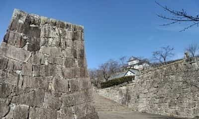 津山城