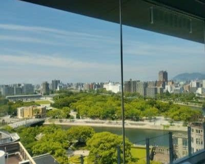 おりづるタワーから見た平和記念公園