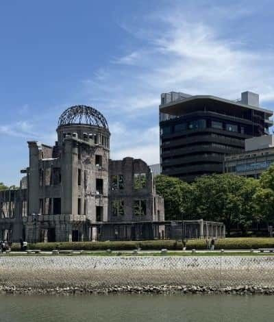 瀬戸内の名建築の一つ建築家三分一博志によるおりづるタワー