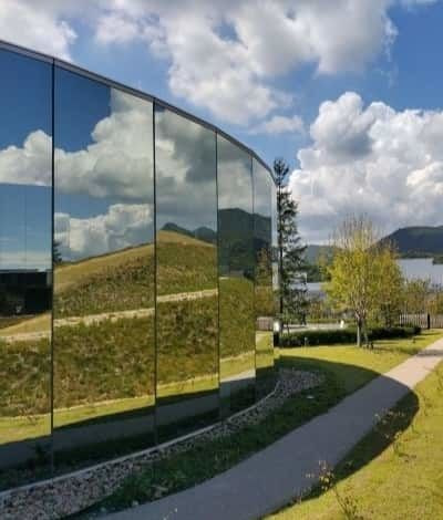 瀬戸内の名建築の一つ建築家坂茂による下瀬美術館
